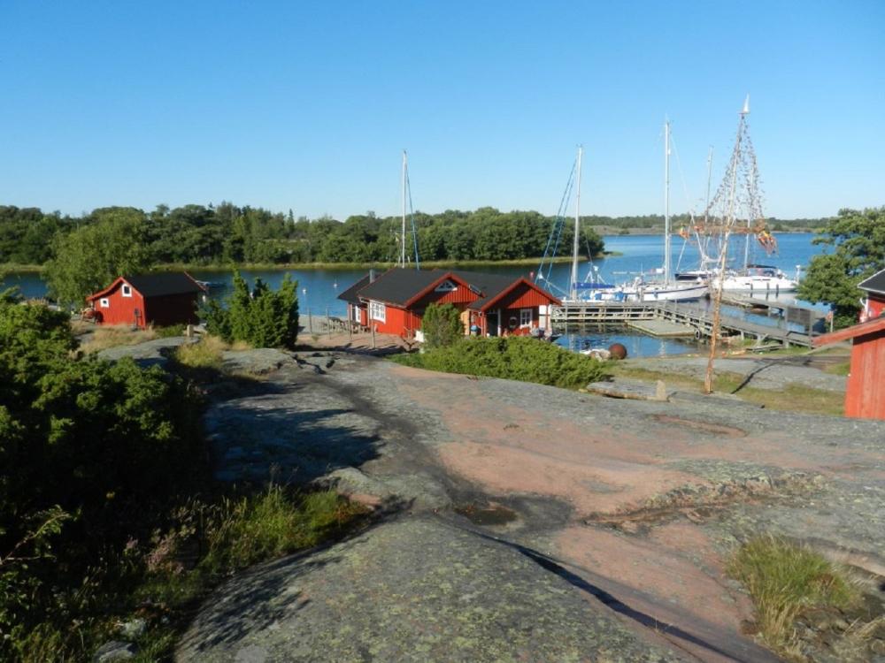 Båtuflykt till Rödhamn utanför Mariehamn